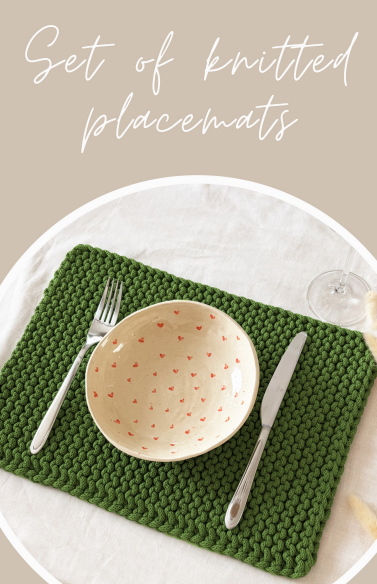 Set of knitted placemats